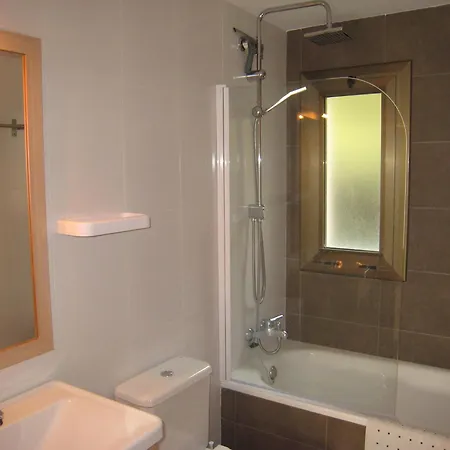 Casa de Férias Casa Moderna Con Piscina Comunitaria, Cerca De Y Actividades En La Playa - Es-323-51